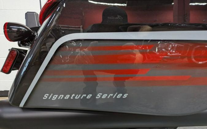 2026 Indian Challenger Dark Horse Signature Series Abyss Metallic / Red Allert