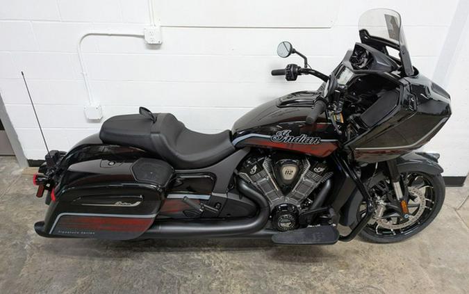 2026 Indian Challenger Dark Horse Signature Series Abyss Metallic / Red Allert