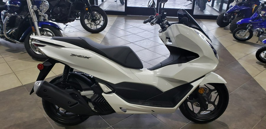 2022 Honda PCX 150 - Pearl White