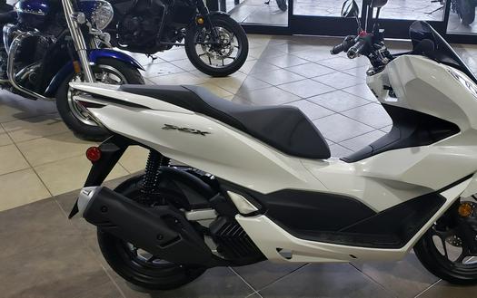 2022 Honda PCX 150 - Pearl White