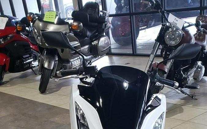 2022 Honda PCX 150 - Pearl White