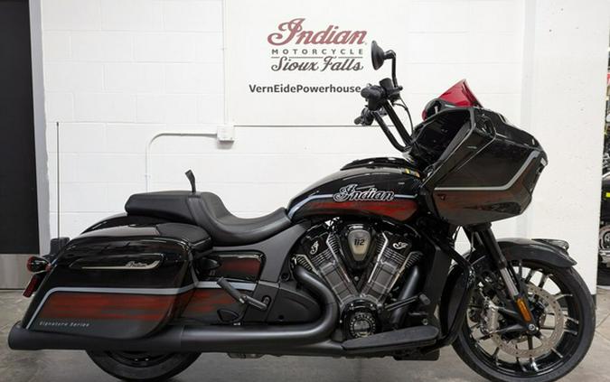 2026 Indian Challenger Dark Horse Signature Series Abyss Metallic / Red Allert