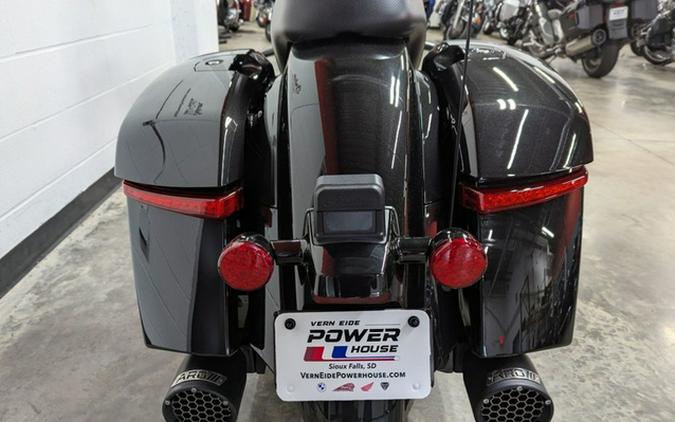 2026 Indian Challenger Dark Horse Signature Series Abyss Metallic / Red Allert