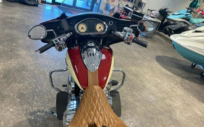 2015 Indian ROADMASTER, INDIAN RED/IVORY CREAM, 49ST Base