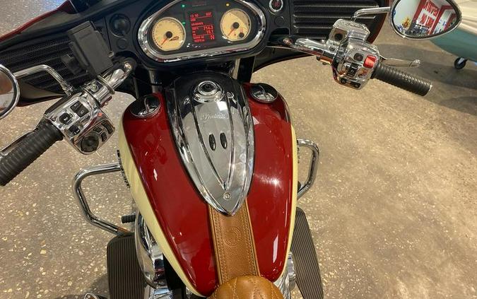 2015 Indian Motorcycle® ROADMASTER, INDIAN RED/IVORY CREAM, 49ST Base