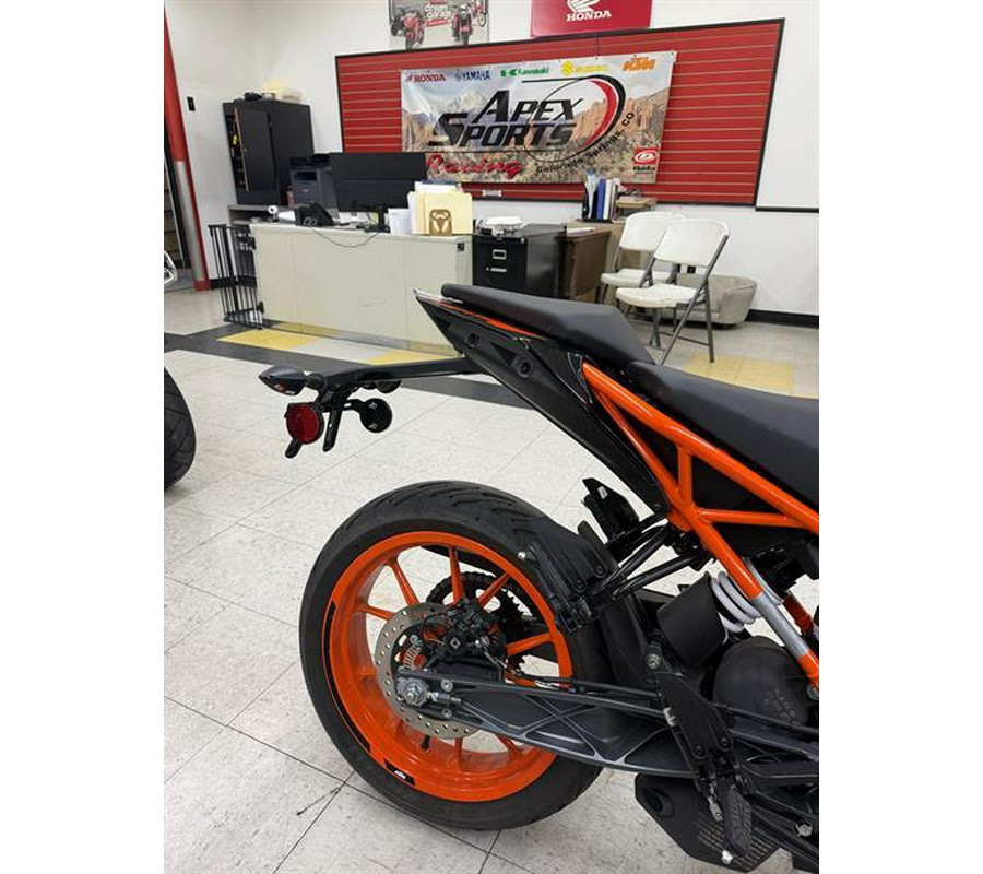 2023 KTM 200 Duke