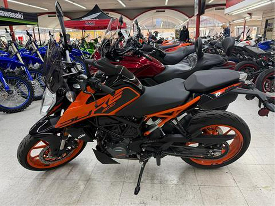 2023 KTM 200 Duke