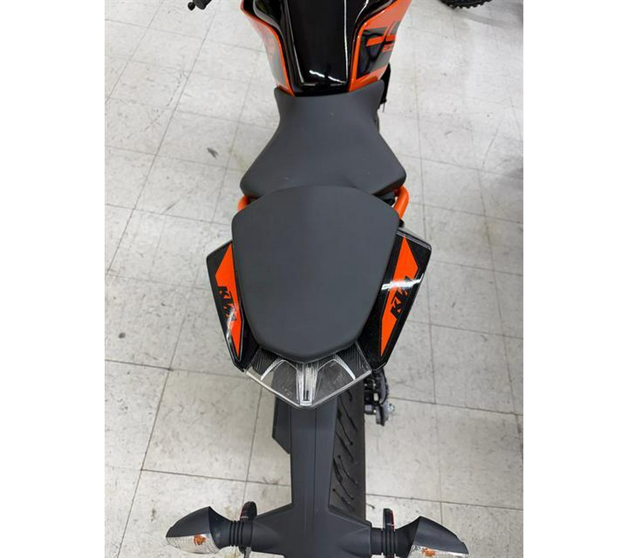 2023 KTM 200 Duke