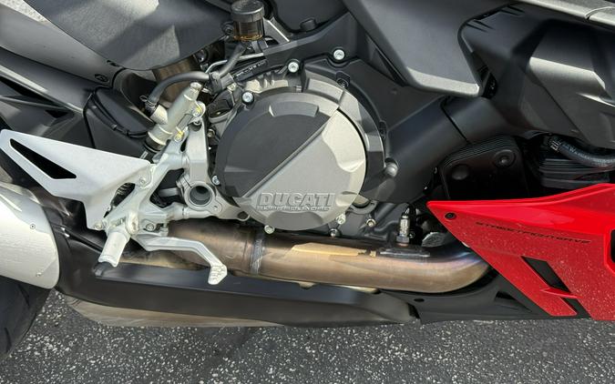 2023 Ducati Streetfighter V2 Ducati Red - 03071T