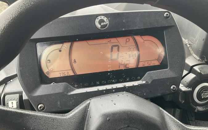 2023 Can-Am COMM XMR 1000R