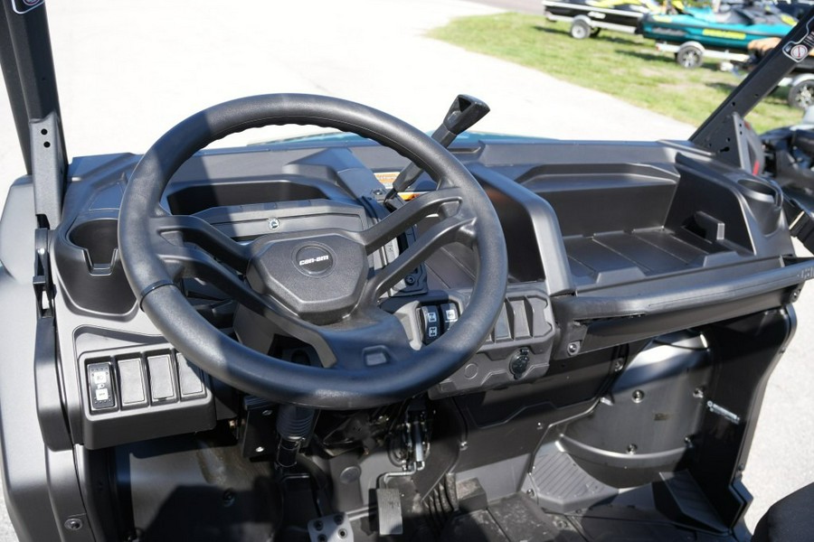 2026 Can-Am Defender HD9