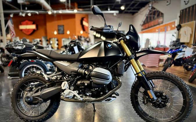 2026 BMW Motorrad R 12 G/S Night Black Matte