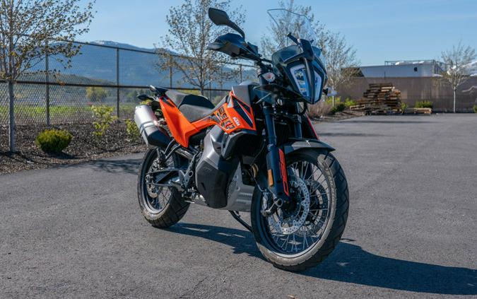 2022 KTM Adventure 890