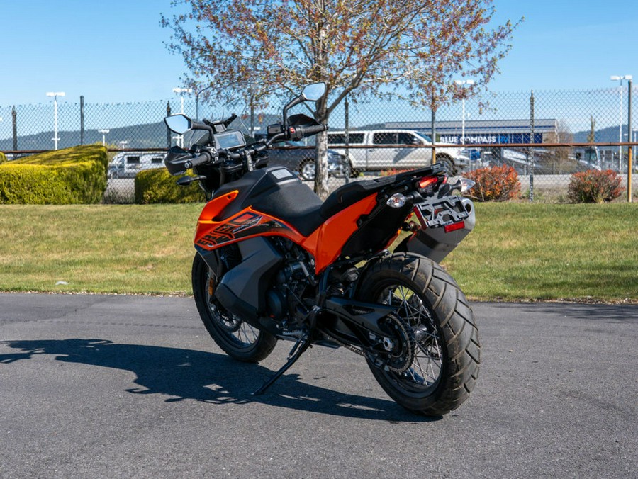 2022 KTM Adventure 890