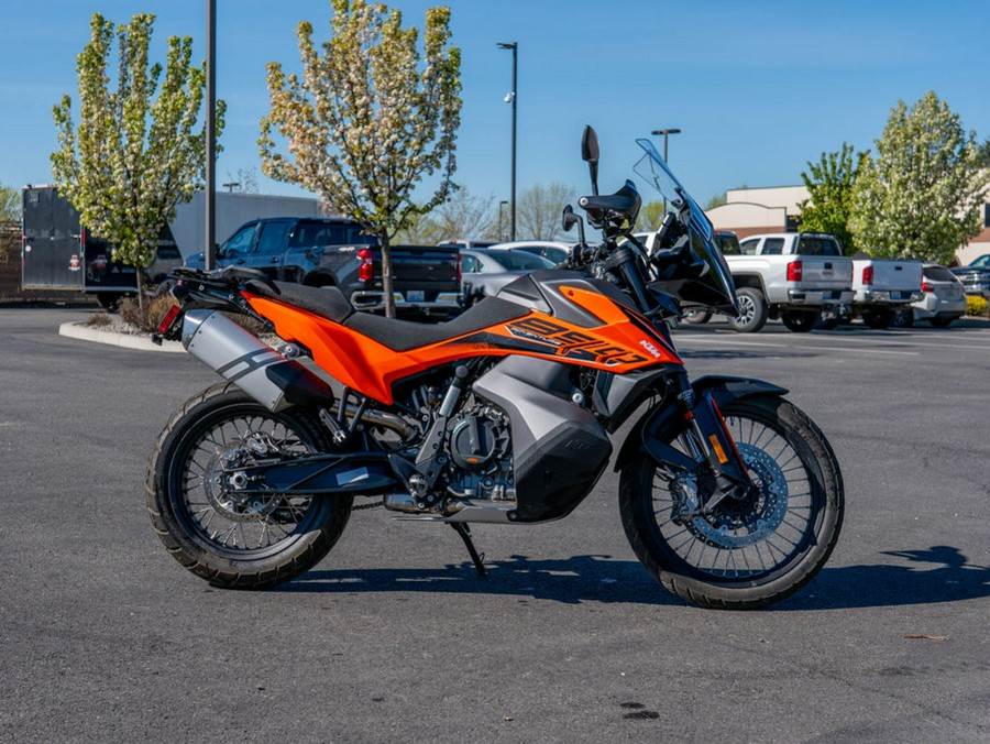 2022 KTM Adventure 890