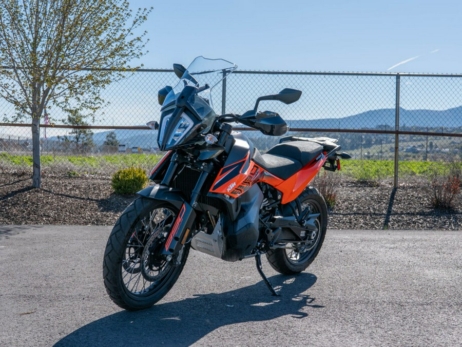 2022 KTM Adventure 890