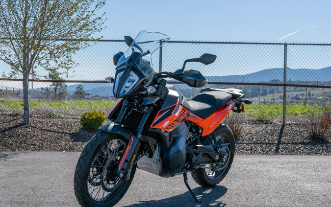 2022 KTM Adventure 890