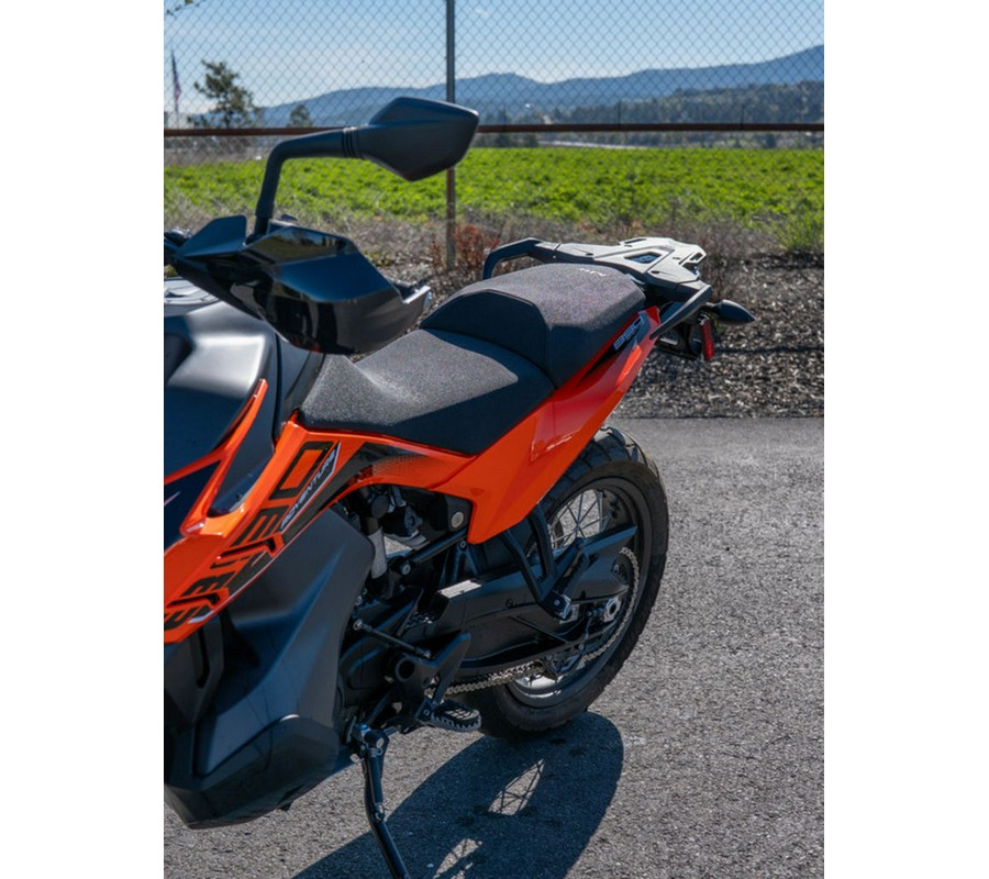 2022 KTM Adventure 890