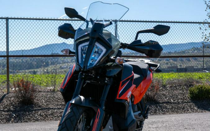 2022 KTM Adventure 890