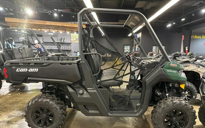 2023 Can-Am Defender DPS HD10