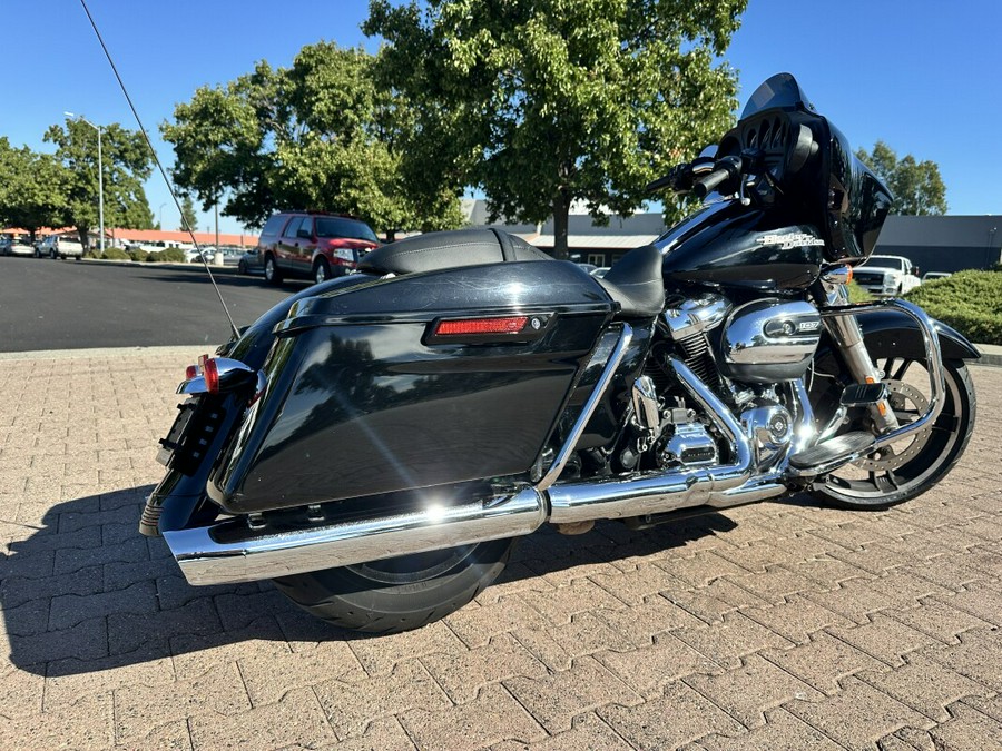 FLHX 2018 Street Glide