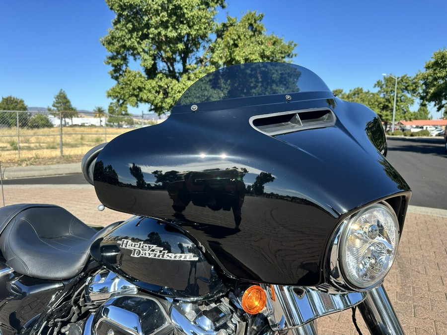 FLHX 2018 Street Glide