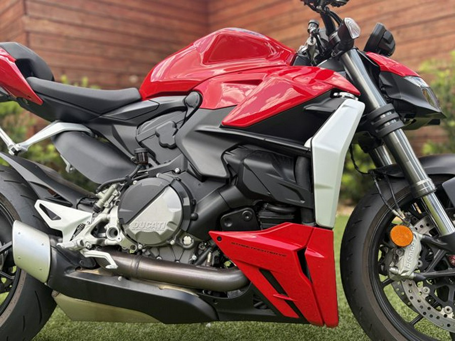 2025 Ducati STREETFIGHTER V2