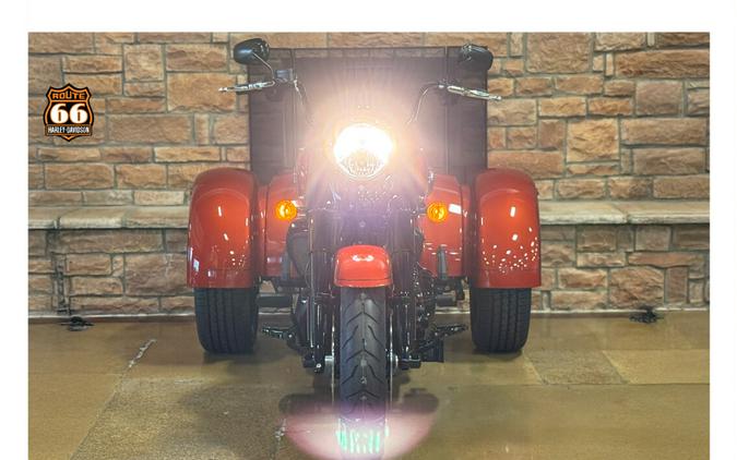 2025 Harley-Davidson Freewheeler™ Whiskey Fire