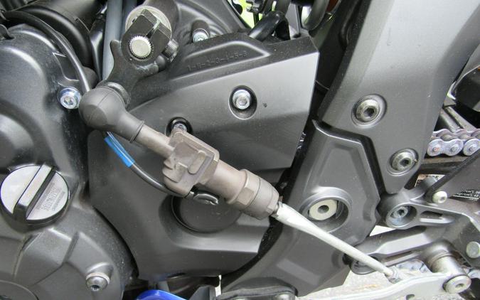 2023 Yamaha R7 WITH QUICK SHIFTER AND FULL CARBON FIBER EXHAUST