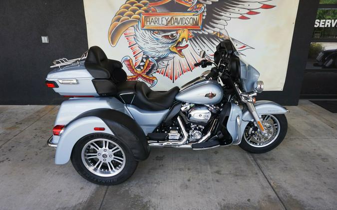 2023 Harley-Davidson Tri Glide Ultra Atlas Silver Metallic