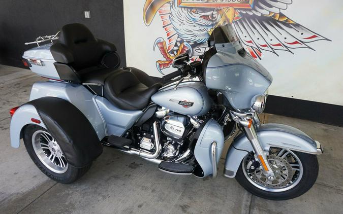 2023 Harley-Davidson Tri Glide Ultra Atlas Silver Metallic