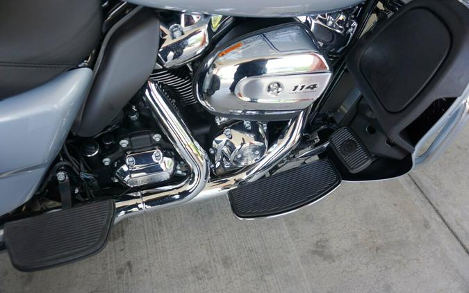 2023 Harley-Davidson Tri Glide Ultra Atlas Silver Metallic