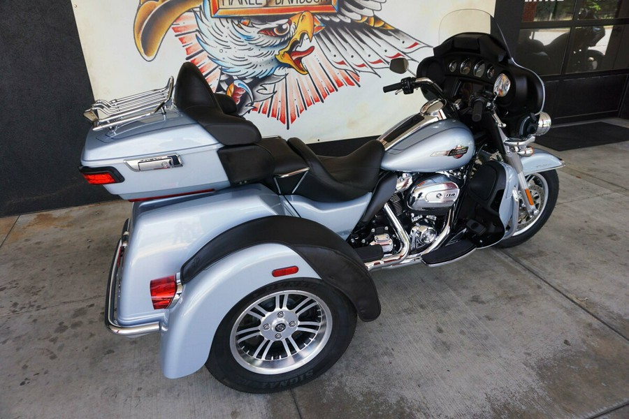 2023 Harley-Davidson Tri Glide Ultra Atlas Silver Metallic