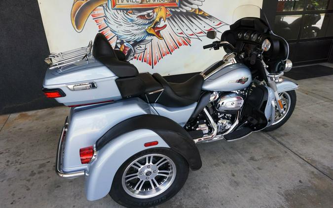 2023 Harley-Davidson Tri Glide Ultra Atlas Silver Metallic