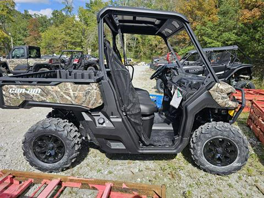 2025 Can-Am Defender XT HD7