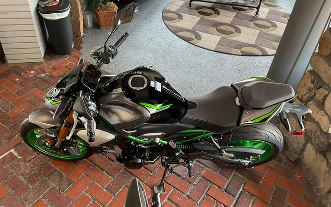 2025 Kawasaki ZR900TSFNL