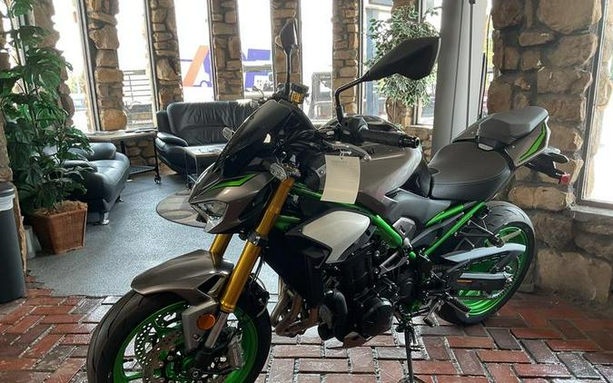 2025 Kawasaki ZR900TSFNL