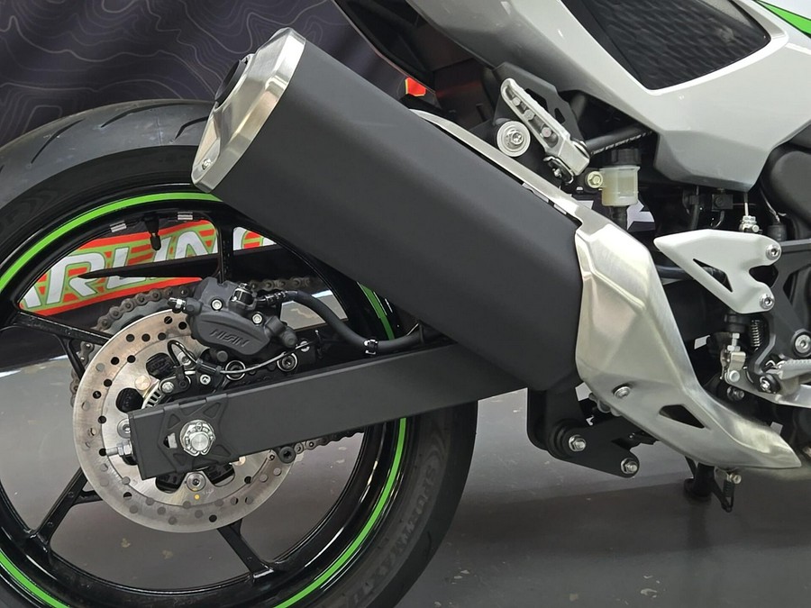 2024 Kawasaki Z7 Hybrid ABS