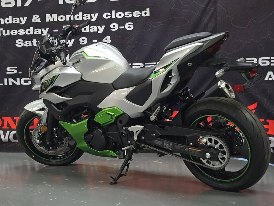 2024 Kawasaki Z7 Hybrid ABS
