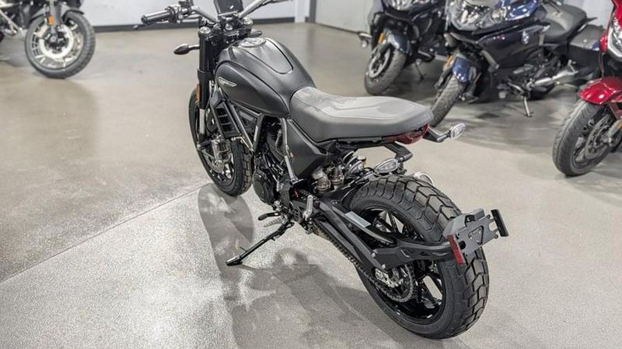 2025 Ducati SC800ICON