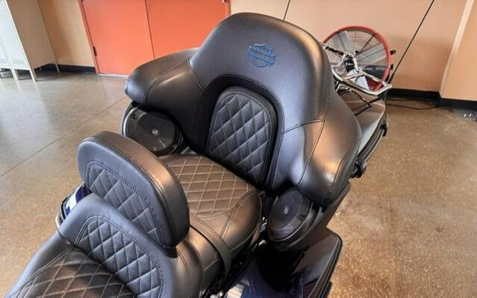 2018 Harley-Davidson® 115th Anniversary CVO™ Limited FLHTKSE
