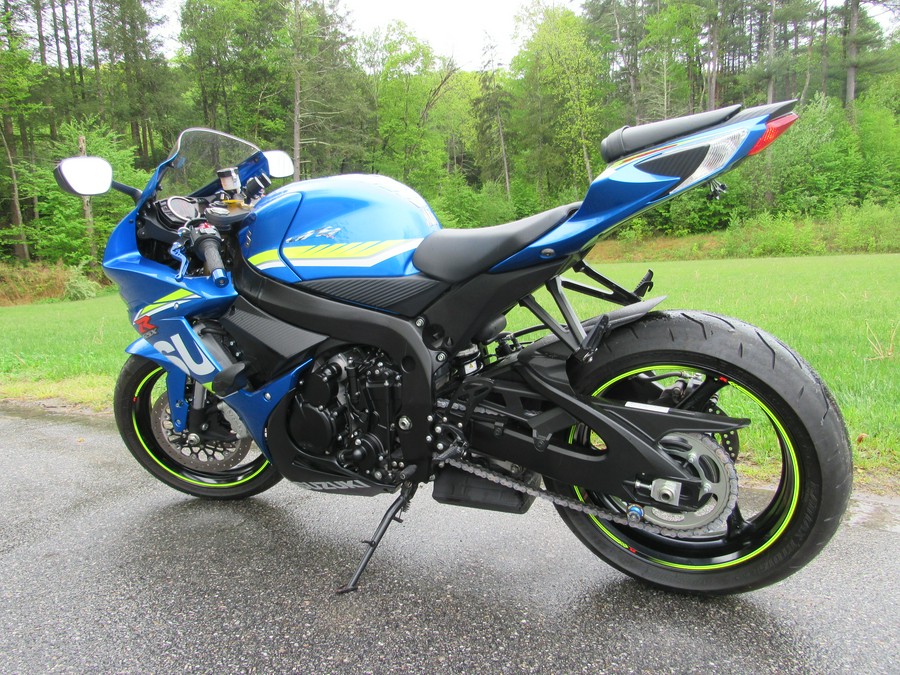 2017 Suzuki GSXR 750 WITH M4 EXHAUST LOW MILES