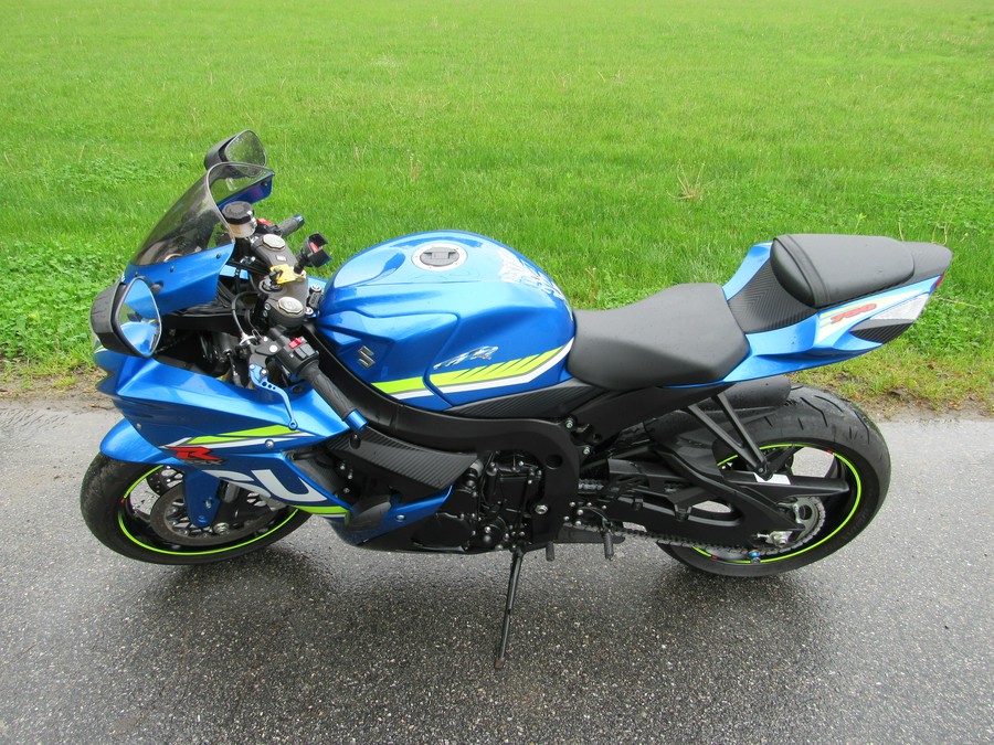 2017 Suzuki GSXR 750 WITH M4 EXHAUST LOW MILES