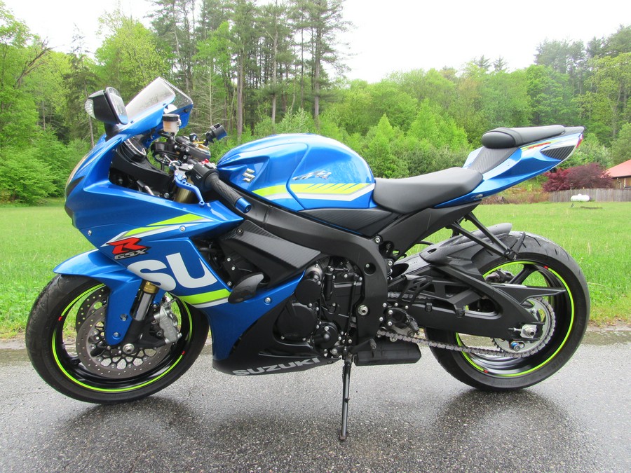 2017 Suzuki GSXR 750 WITH M4 EXHAUST LOW MILES