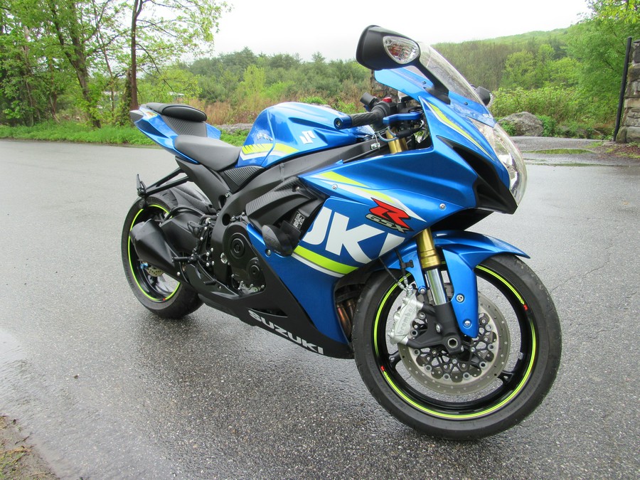 2017 Suzuki GSXR 750 WITH M4 EXHAUST LOW MILES