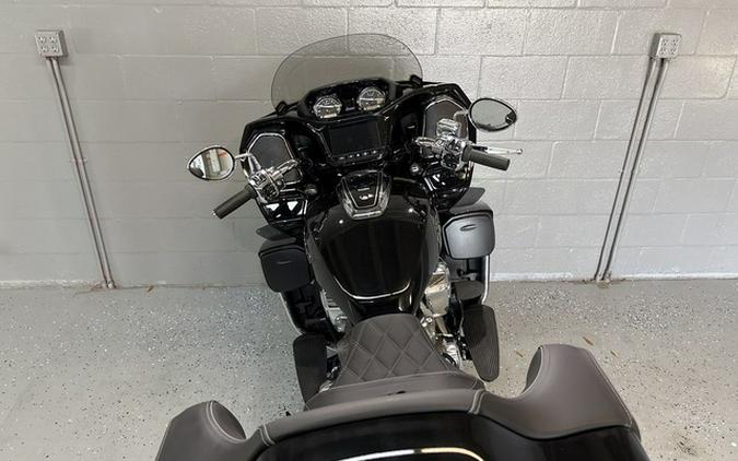 2024 Indian Pursuit Limited with PowerBand Audio Package Black Metallic