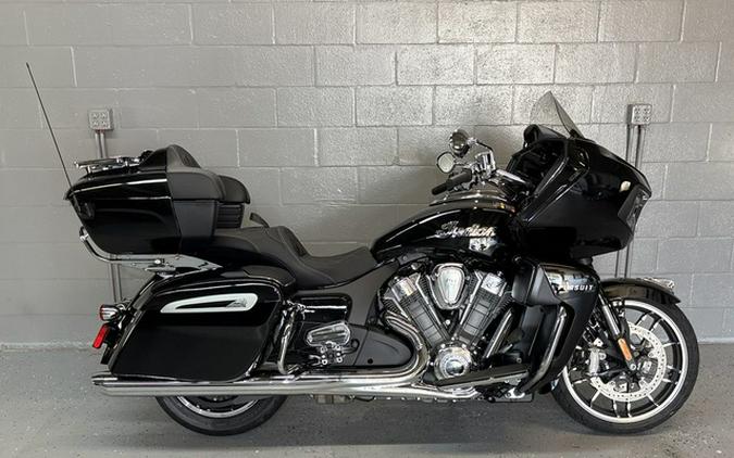 2024 Indian Pursuit Limited with PowerBand Audio Package Black Metallic