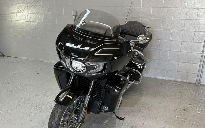 2024 Indian Pursuit Limited with PowerBand Audio Package Black Metallic