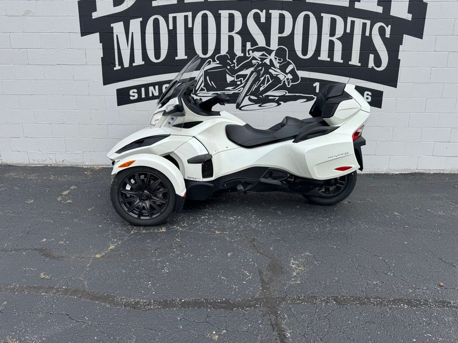 2018 Can-Am SPYDER RT SE6