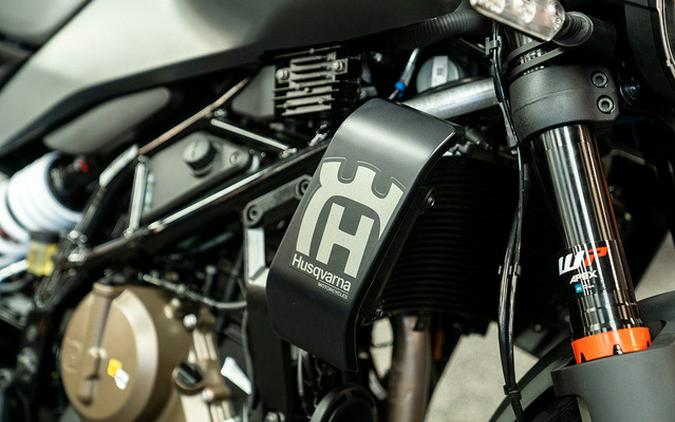 2024 Husqvarna SVARTPILEN 401